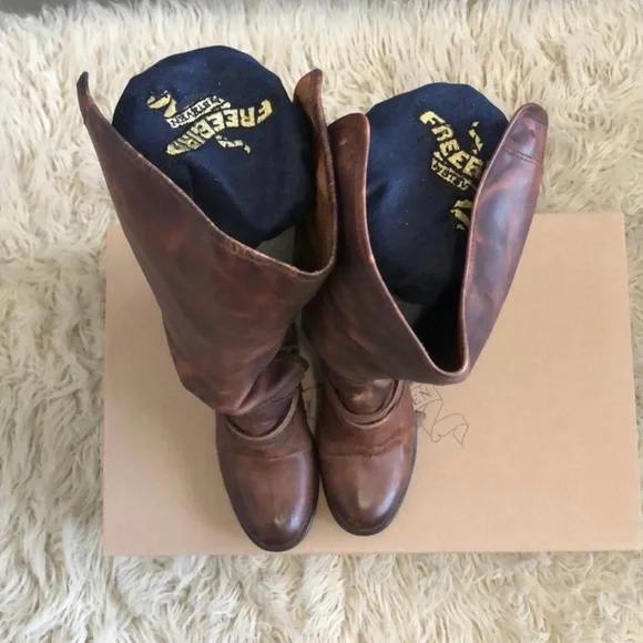 Freebird Coal Distressed Brown Lace-Up Boots - Picture 3 of 6